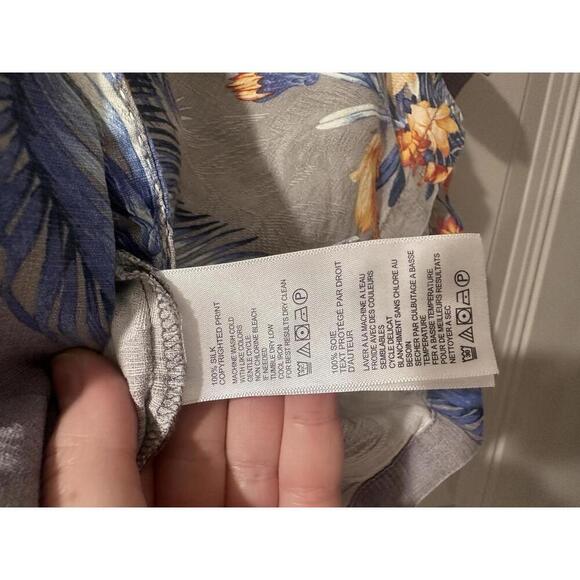 Tommy Bahama Men's Silk Hawaiian Shirt XS - Picture 3 of 7